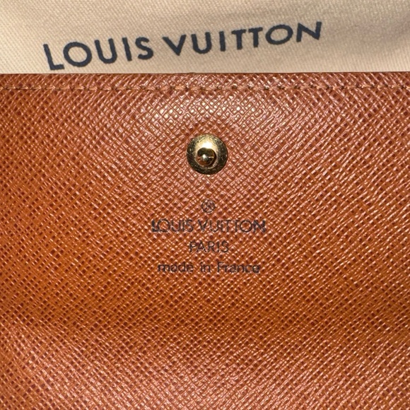 Louis Vuitton Wallet - Picture 5 of 5